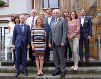 Photo de groupe sur l'escalier | Gruppenbild auf der Treppe